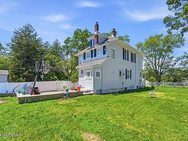 496 W Park Ave — Photo 36