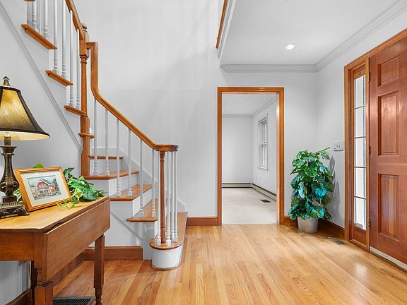 3rd image of 6 Isabella Drive