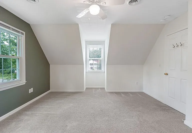 94 Cleremont Dr — Photo 35