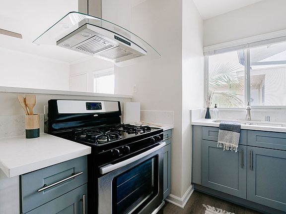 4th image of 4109 Park Pl APT 7