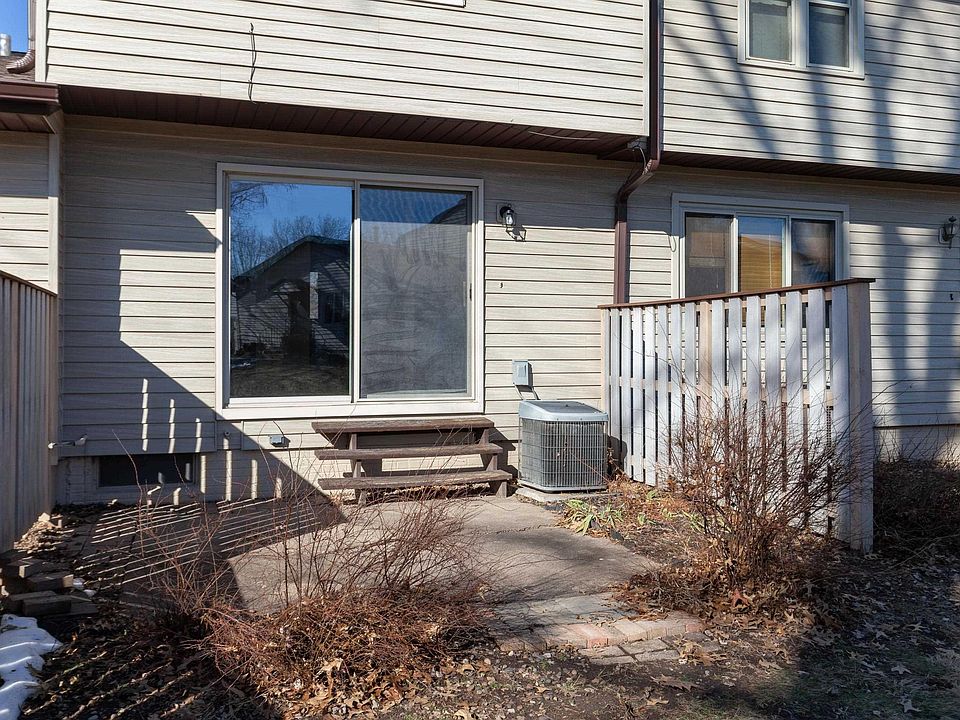 3613 Cedarwood Ct, Bettendorf, IA 52722 Zillow