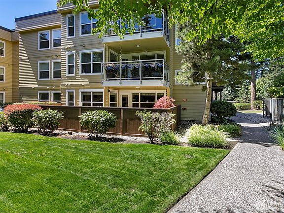 4th image of 22910 90th Avenue W #C103