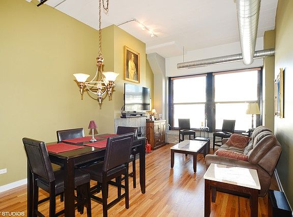 4th image of 1001 W 15th St #Gu177