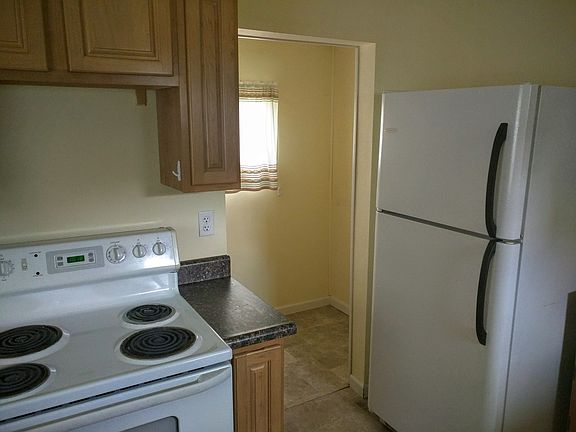 Kitchen pantry area