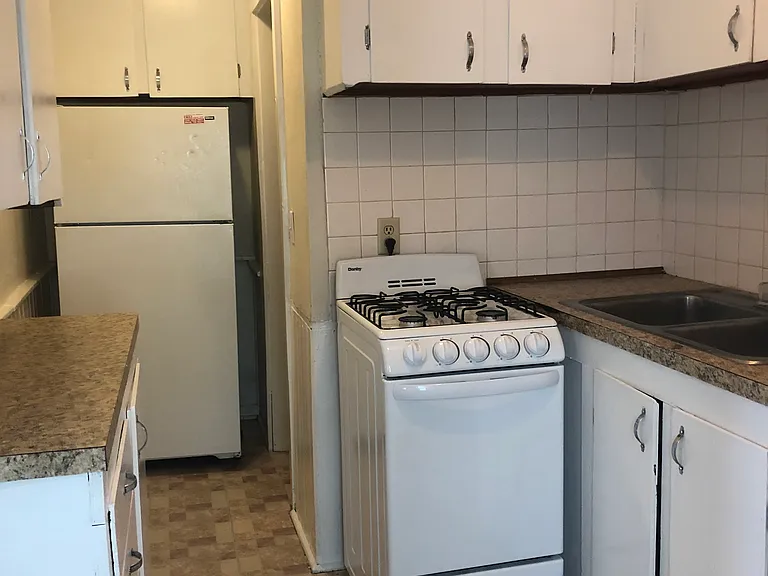 40 Groton Ave #1EF — Photo 7