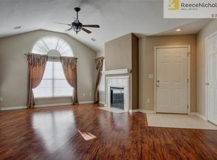 6024 NE Kensington Dr #16-C, Lees Summit, MO 64064