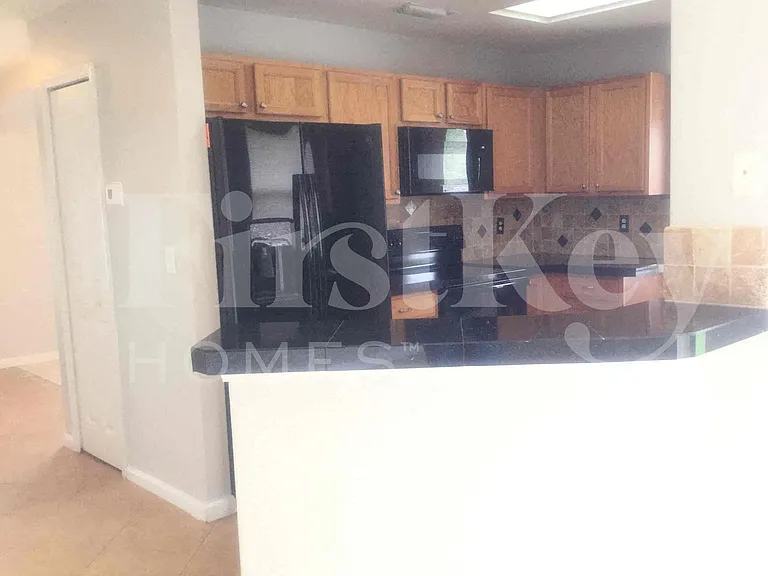 662 SW Sandbar Ter — Photo 11