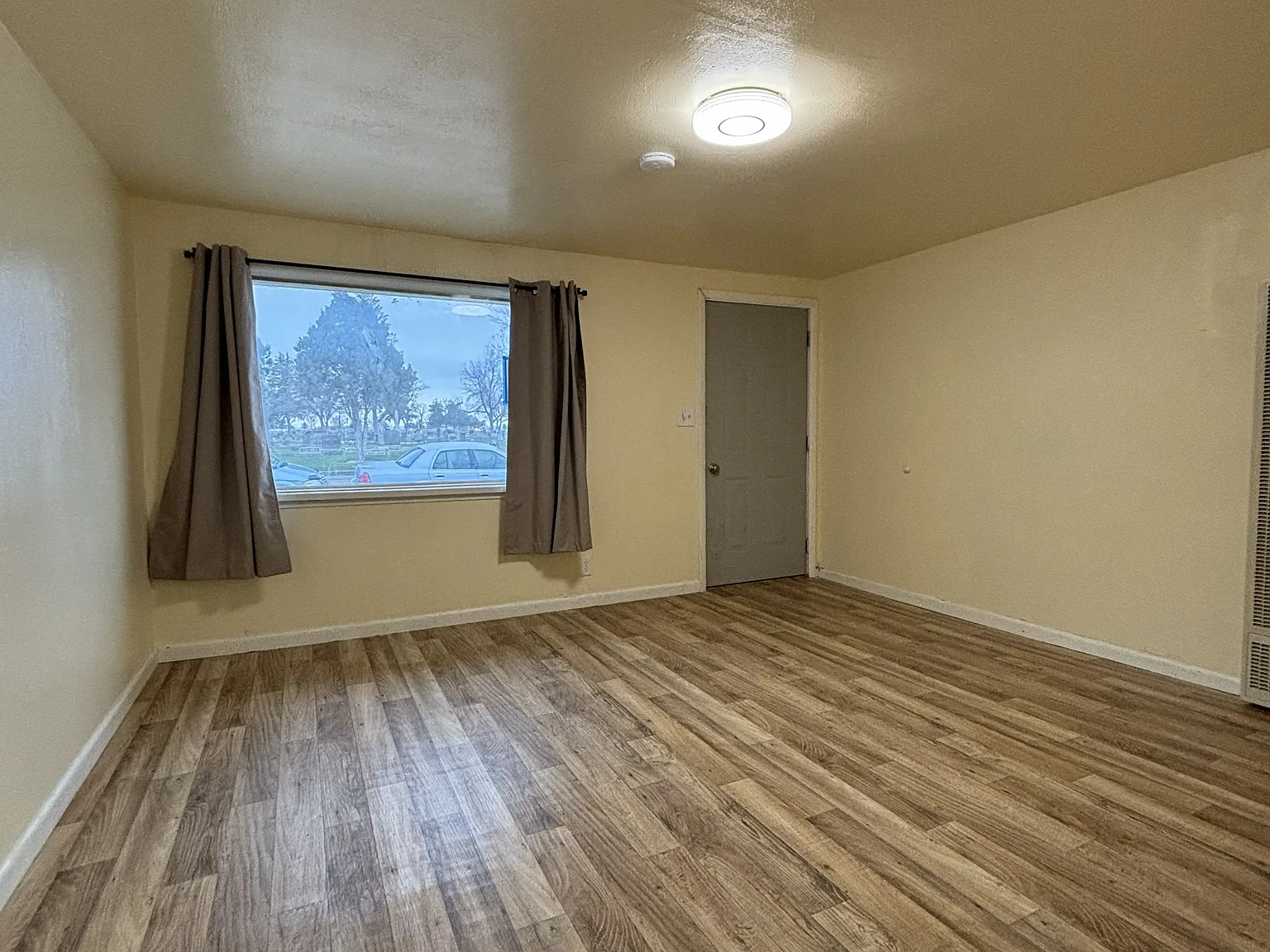 1024 Maple St — Photo 4