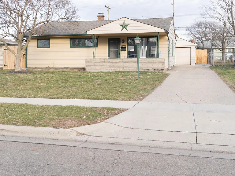 4340 Maplegrove Dr — Photo 1