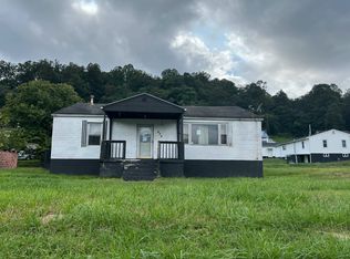 425 Monroe Ave, Weston, WV 26452