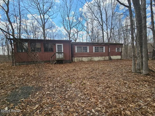 141 Galahad Rd, Greeley, PA 18425