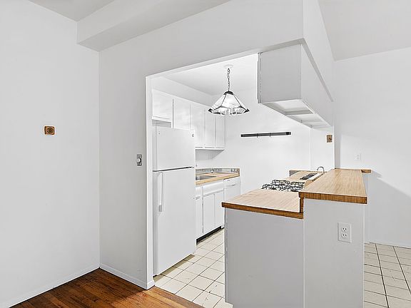 3rd image of 176 Broadway APT 5C