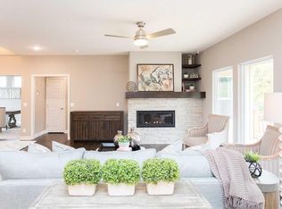27 Bayberry Cir, Council Bluffs, IA 51503