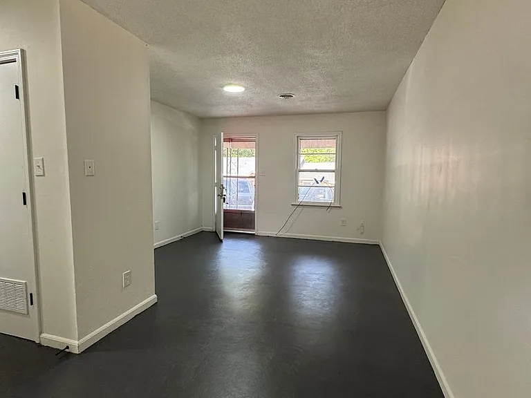 818 Taggart Ave #F — Photo 5