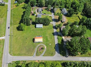 35 Telephone Exchange Rd, Hickory, NC 28601