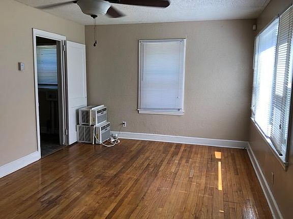 3rd image of 1010 Logan St
