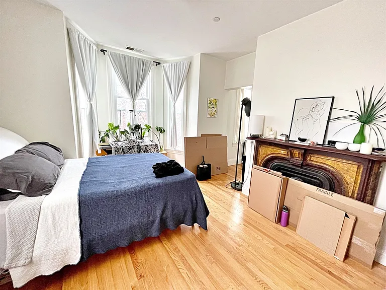 250 Webster St #2 — Photo 6