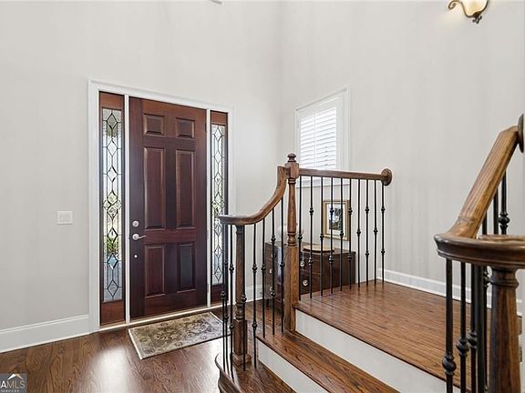 4th image of 306 Lakeside Trce