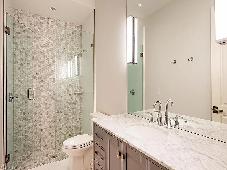 740 Banyan Blvd — Photo 21
