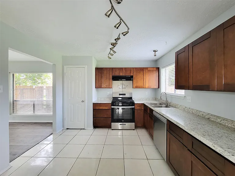 1454 Plumwood Dr — Photo 14