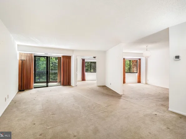 5904 Mount Eagle Dr APT 114, Alexandria, VA 22303
