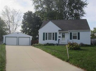 1455 Miami Dr NE, Cedar Rapids, IA 52402