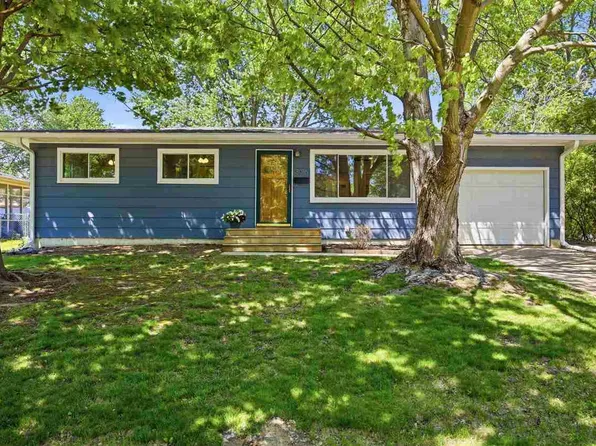 3016 Raven St, Iowa City, IA 52245
