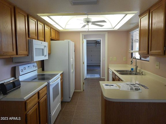 2nd image of 13755 W MEEKER Boulevard