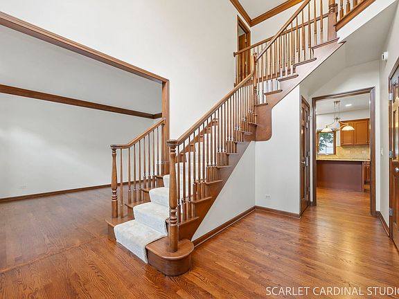 3rd image of 609 Spruce Ct