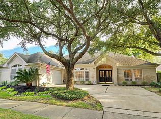 14207 Swallowfield Dr, Houston, TX 77077