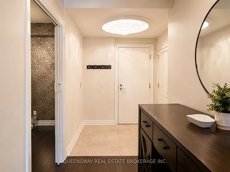 2087 Lake Shore Blvd W #804 — Photo 3