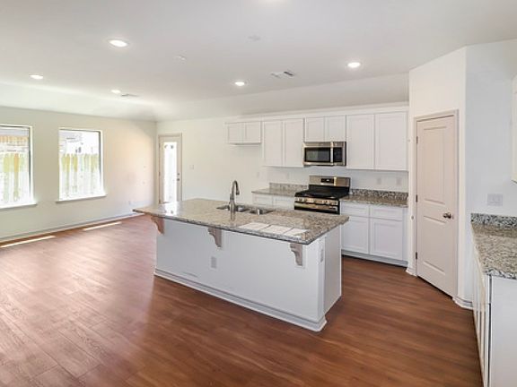 4th image of 1305 Bajada St