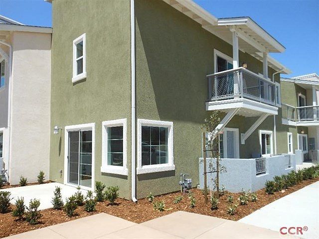 1st image of 871 Humbert Ave