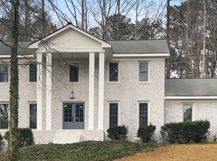 1460 Woodcrest Dr, Roswell, GA 30075