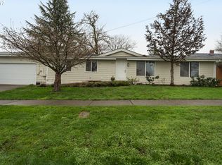 320 S Kutch St, Carlton, OR