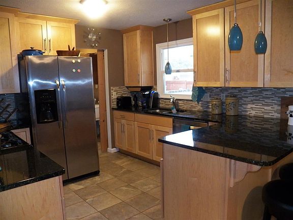 4th image of 1629 Brookwood Dr