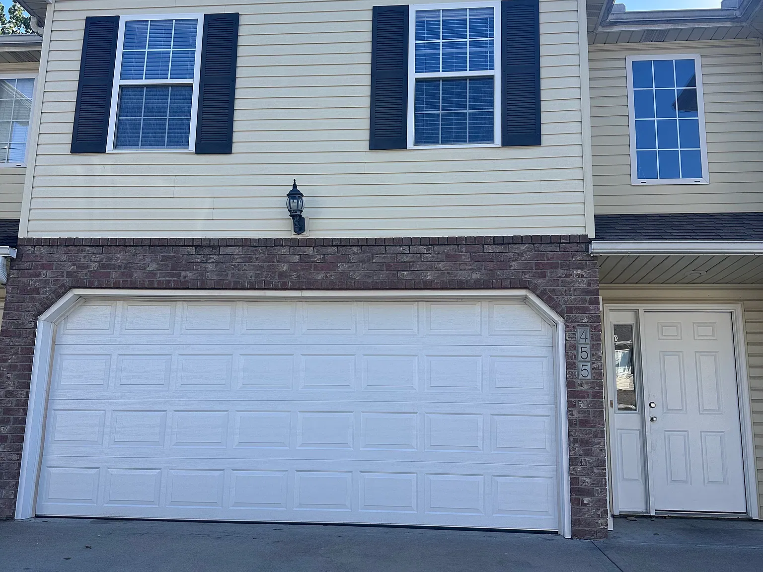3 bed, 2.5 bath, 1536 sqft, $1,599 — Photo 2