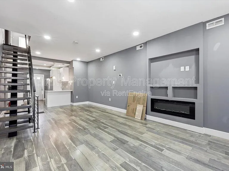 1935 N Newkirk St — Photo 5