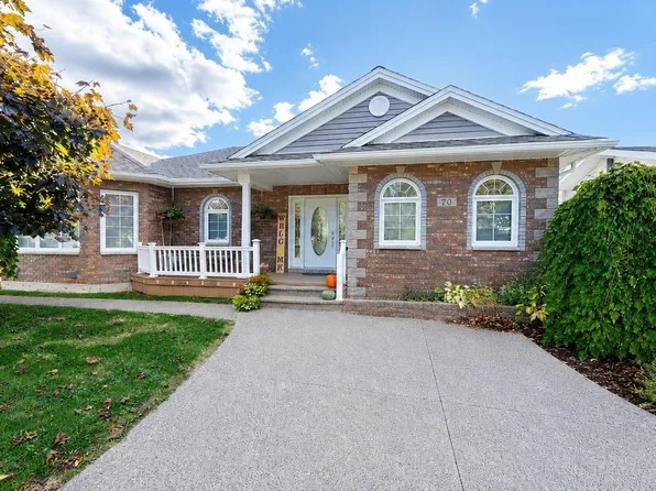 70 Gourok Ave, Dartmouth, NS B2X 2W8