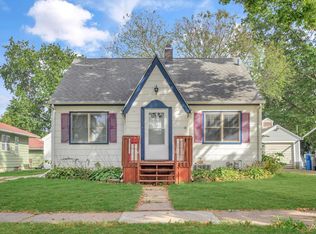 907 Denver St, Waterloo, IA 50702