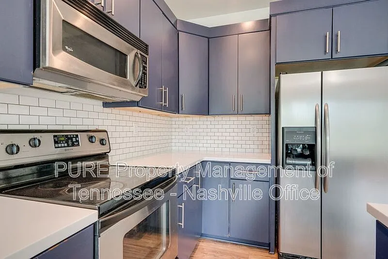 3 bed, 2.0 bath, 1443 sqft, $2,399 — Photo 3