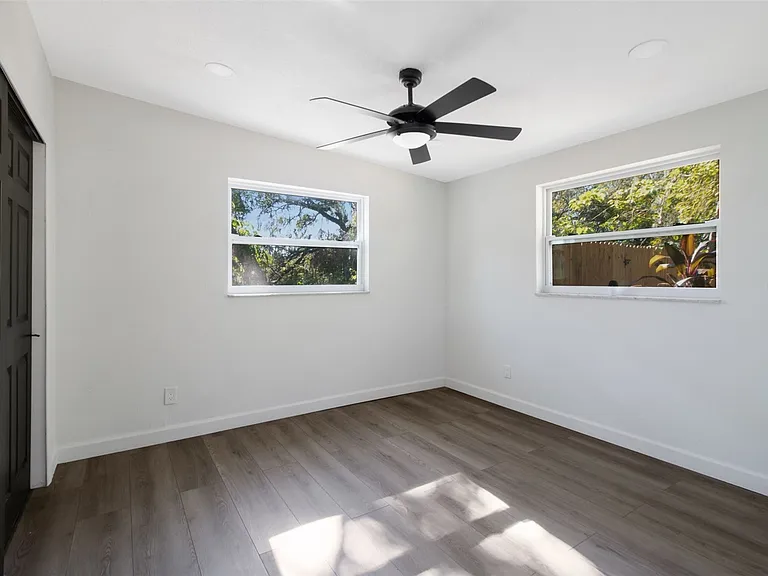 1219 Lakeside Dr #1 — Photo 9