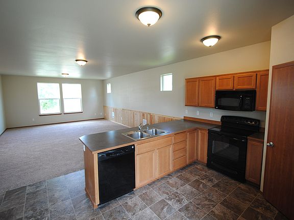 4th image of 2124 182nd St E