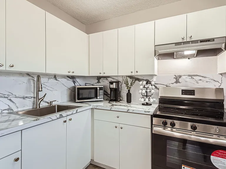 311 NW 42nd Ct #101 — Photo 6