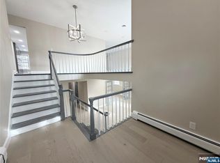 850 Ridgewood Ave, Oradell, NJ 07649