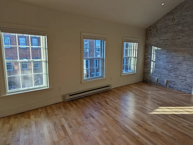 29 State St #3 — Photo 9