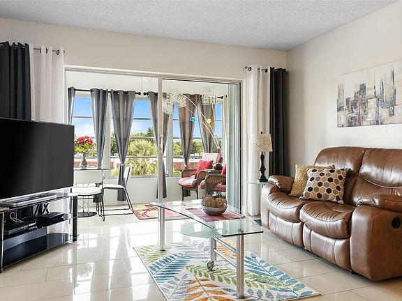 3rd image of 2991 NW 46th Avenue #408