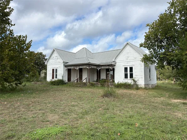 104 E North St #A, Hico, TX 76457
