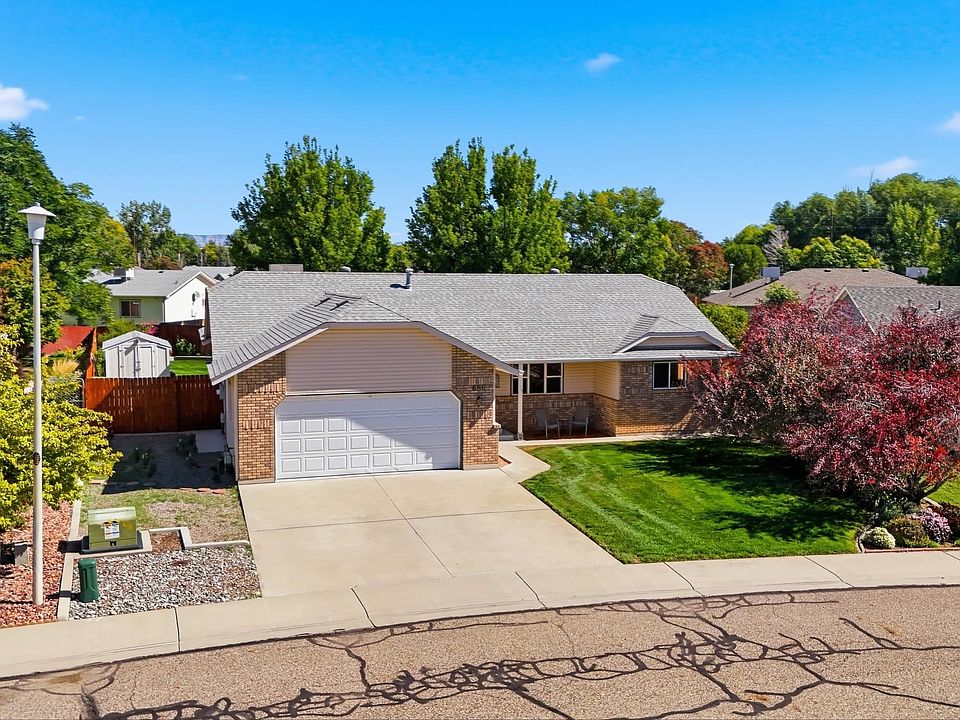 1st image of 686 Pear Dr
