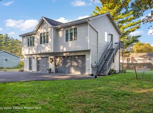 7 The Concourse, Niverville, NY 12130